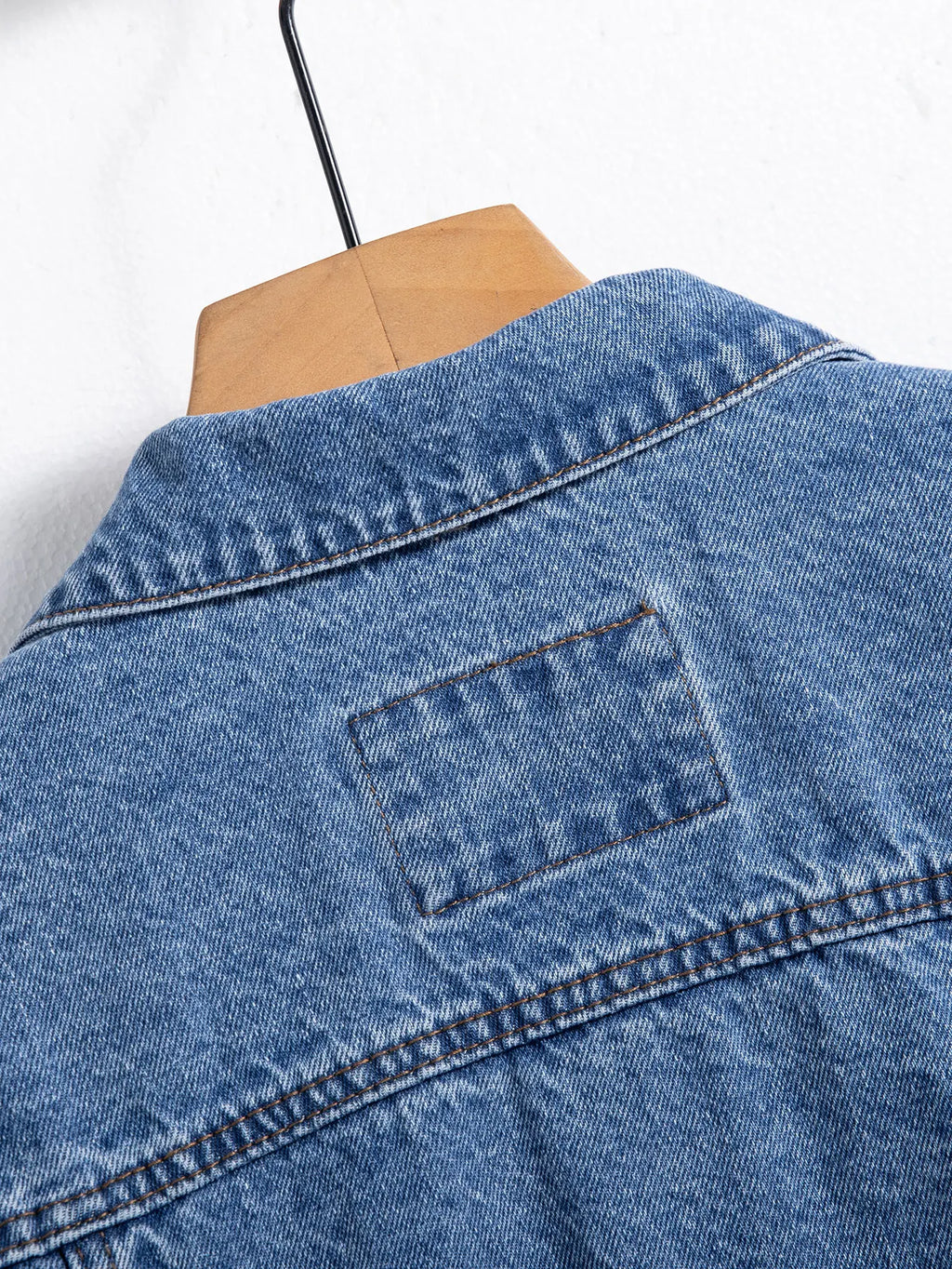 Men’s Blue Denim Jacket – Multi-Pocket Casual Street Style