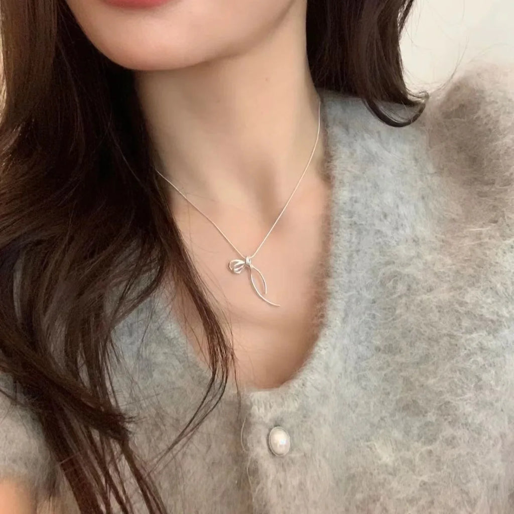 New Trendy Silver Bow Necklace For Woman