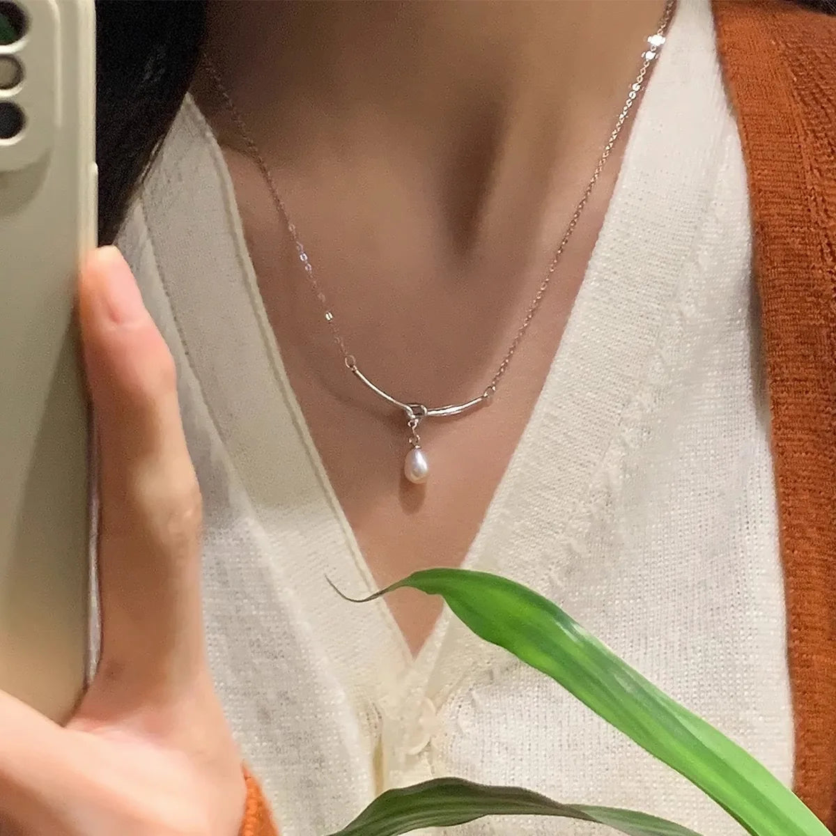 New Trendy Silver Bow Necklace For Woman
