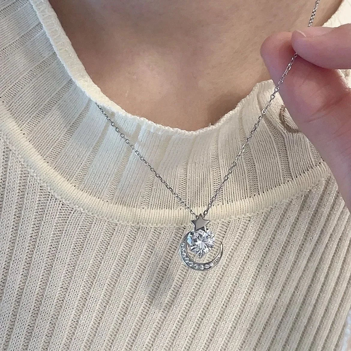 New Trendy Silver Bow Necklace For Woman