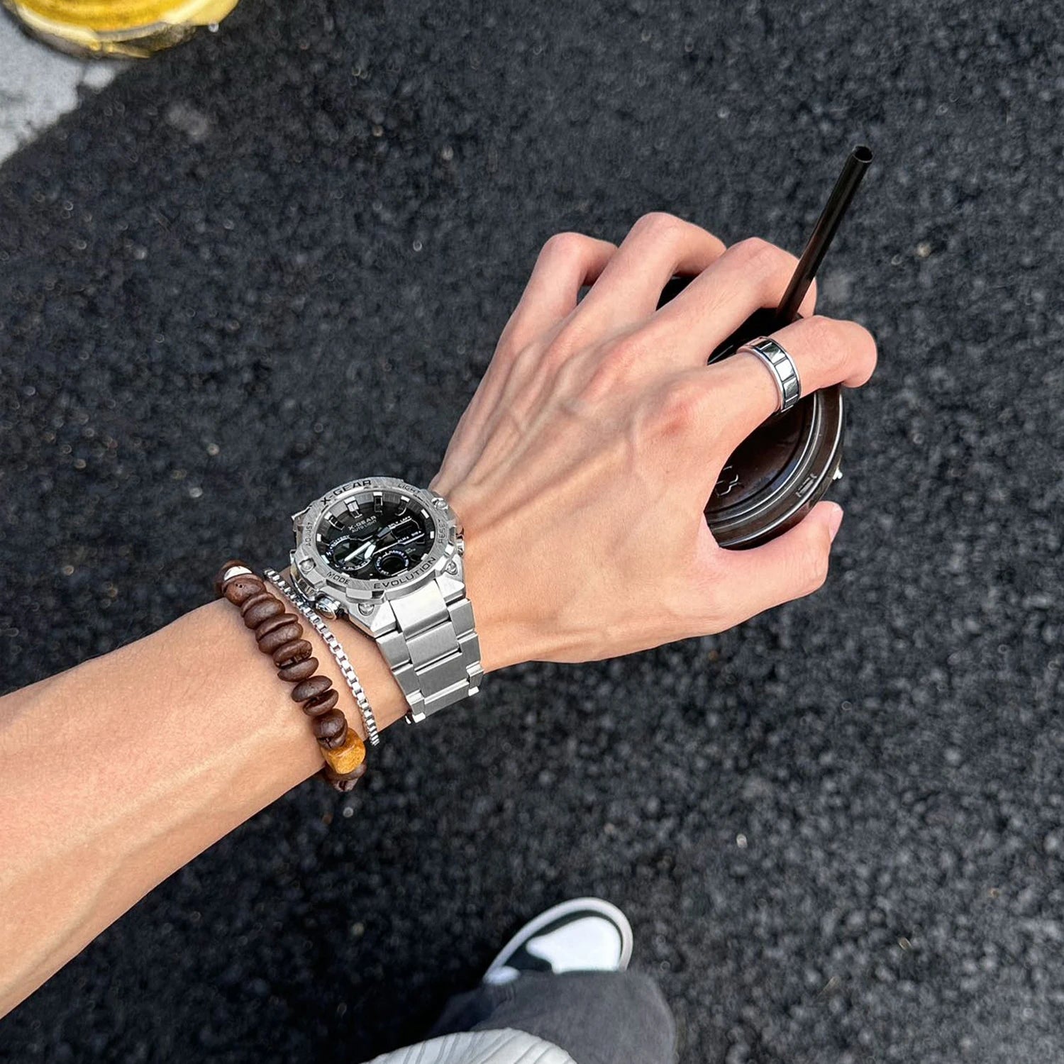 Men's waterproof watch with timer and alarm functions