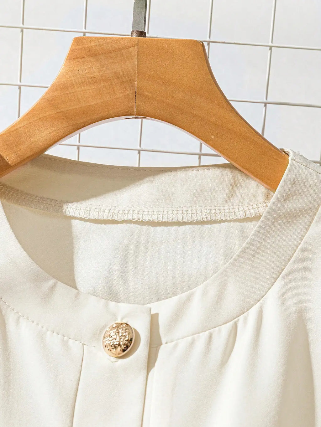Women's Elegant Beige Midi Dress with Short Sleeves and Belt