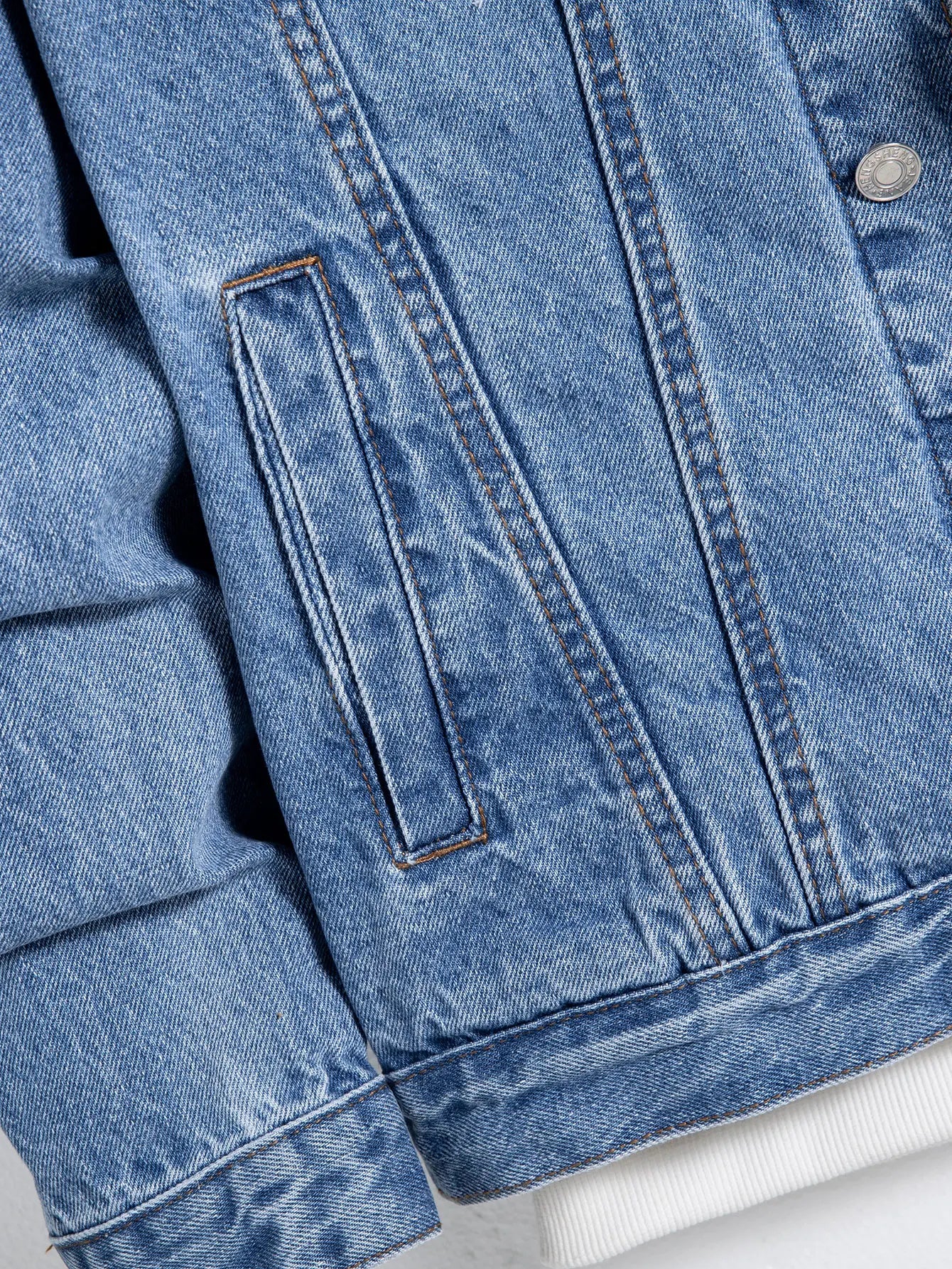 Men’s Blue Denim Jacket – Multi-Pocket Casual Street Style