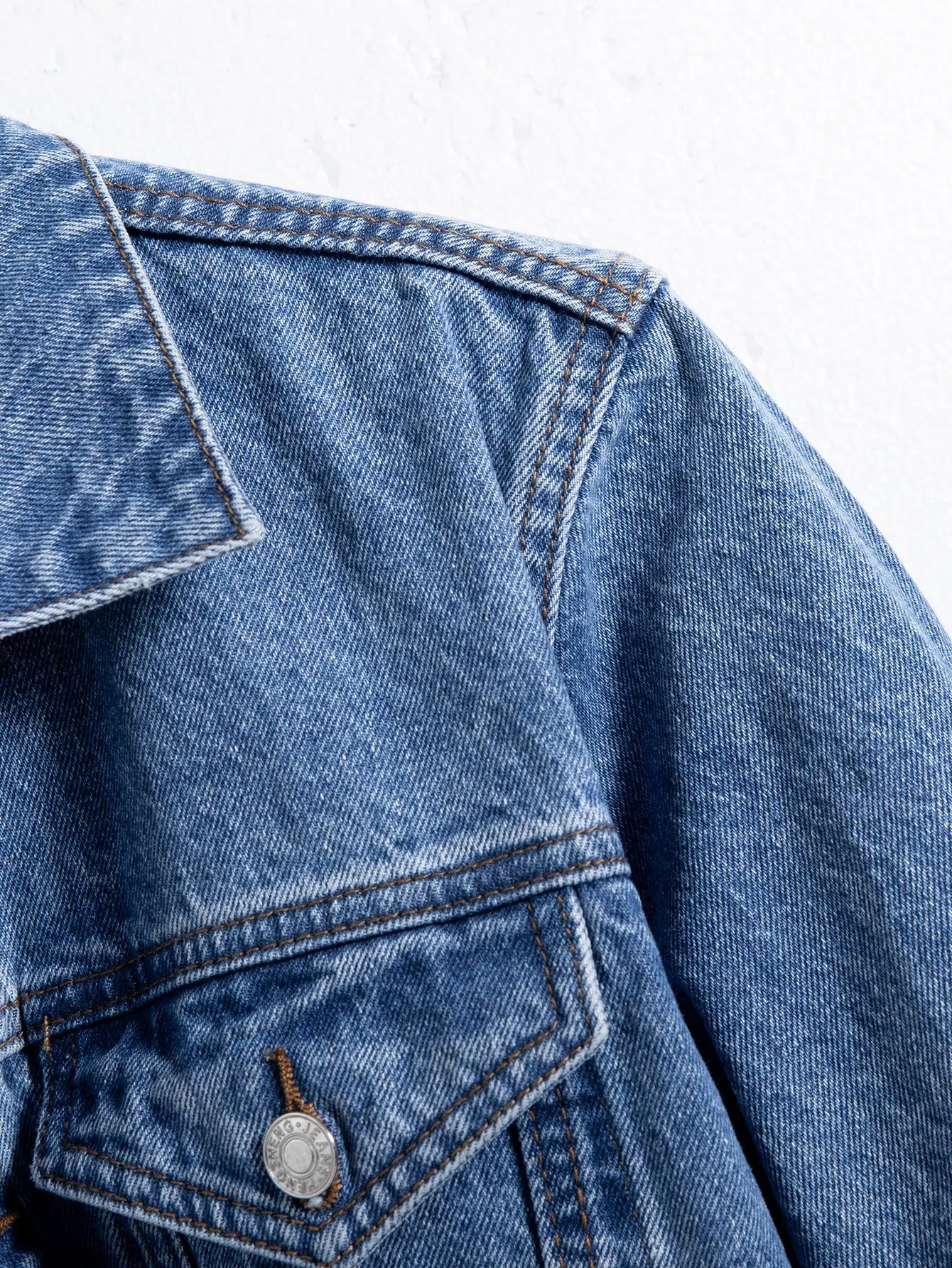 Men’s Blue Denim Jacket – Multi-Pocket Casual Street Style