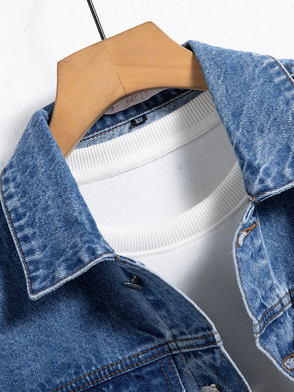 Men’s Blue Denim Jacket – Multi-Pocket Casual Street Style