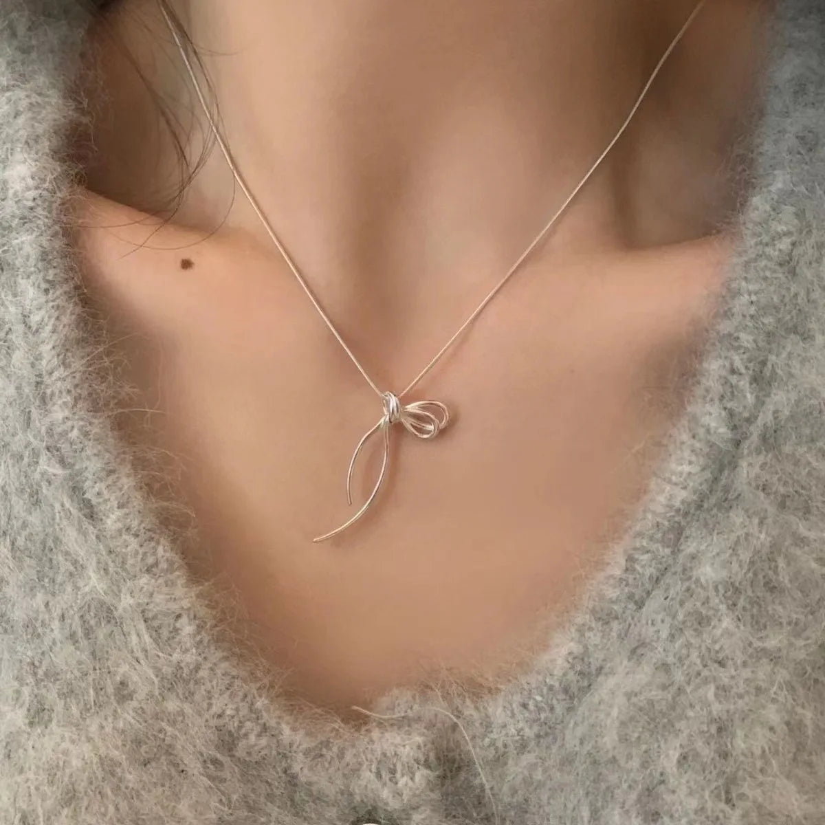 New Trendy Silver Bow Necklace For Woman