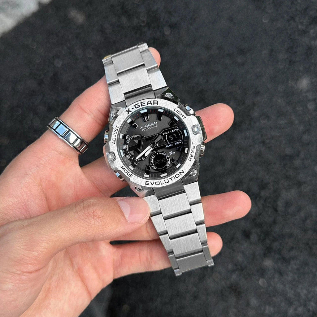 Men's waterproof watch with timer and alarm functions